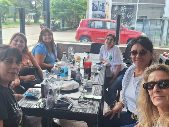 Consultoras del equipo en la reunión del ciclo en Ramallo